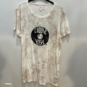 Liv T-Shirt “choose vinyl”
